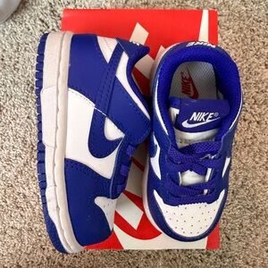 Nike Kids Blue and White Low-Top Sneakers with Hook-and-Loop Strap